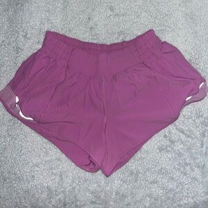 Lululemon hotty hot 2.5 shorts